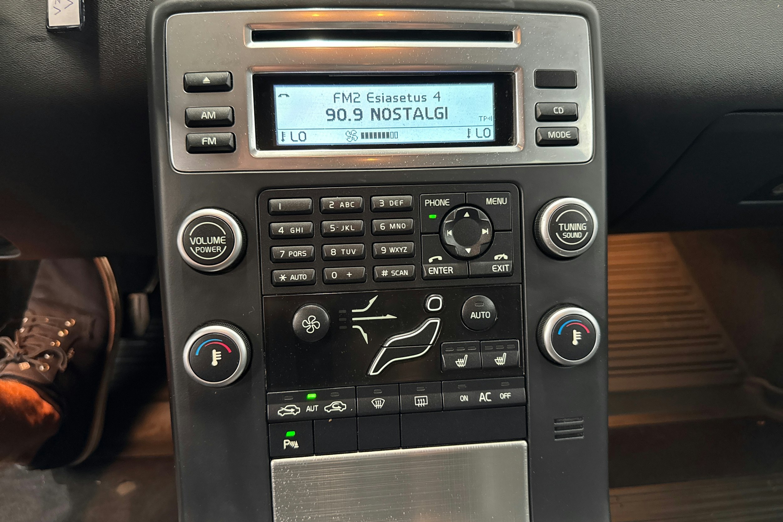 harmaa Volvo V70 2010 kuva 20.