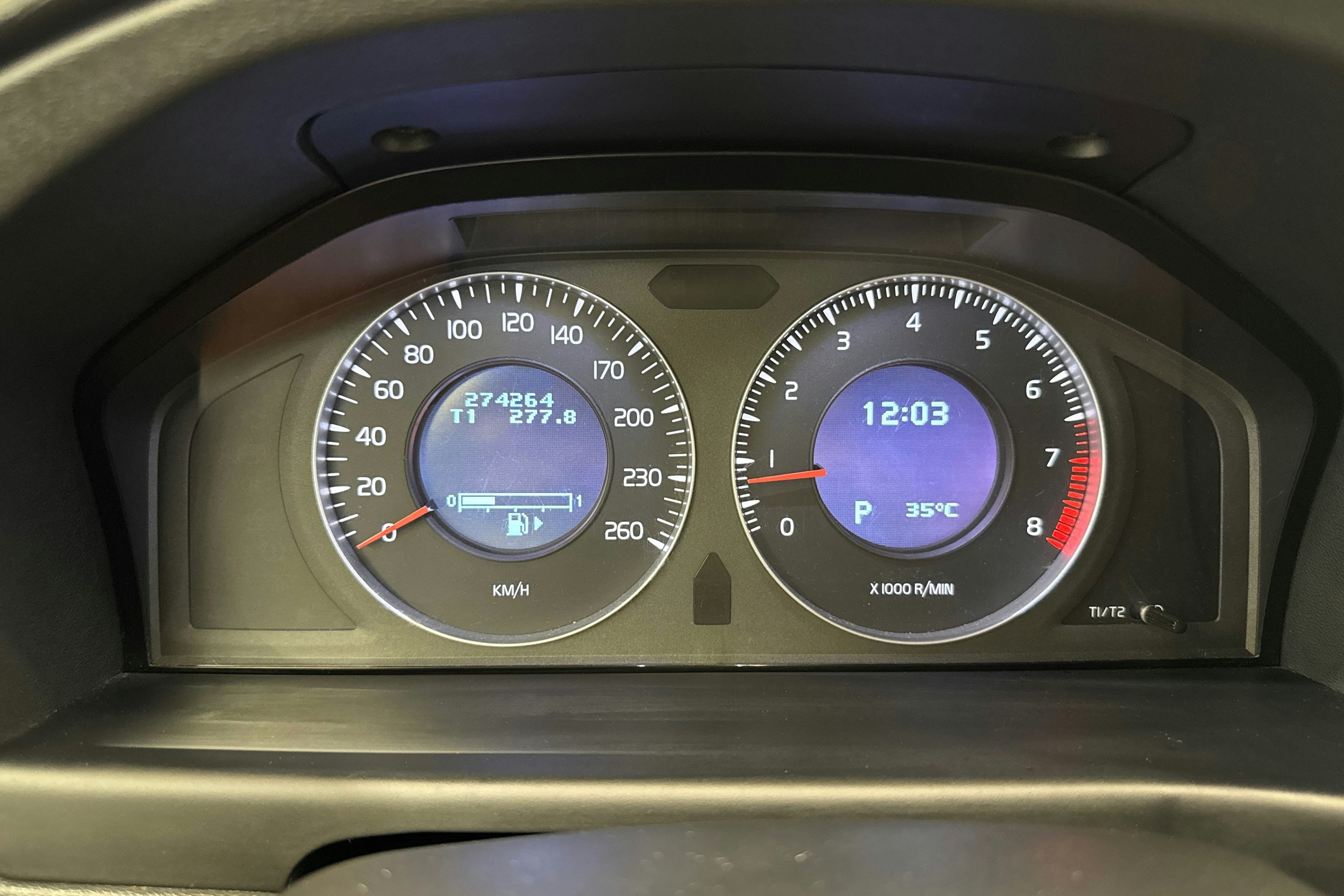 harmaa Volvo V70 2010 kuva 23.