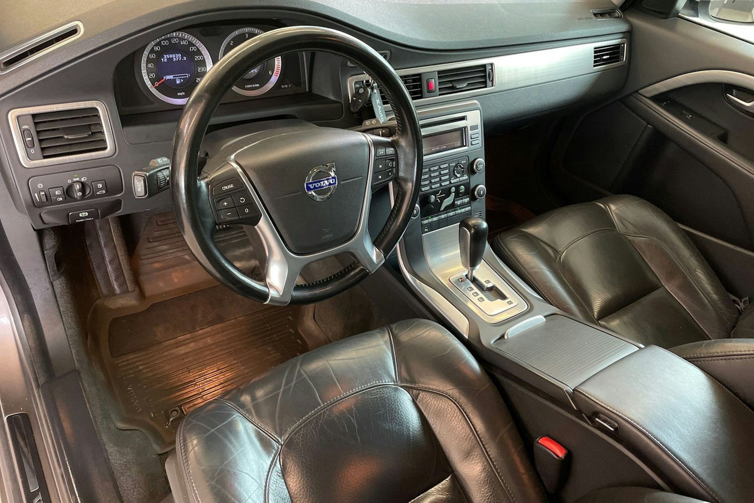 harmaa Volvo V70 2011 kuva 7.