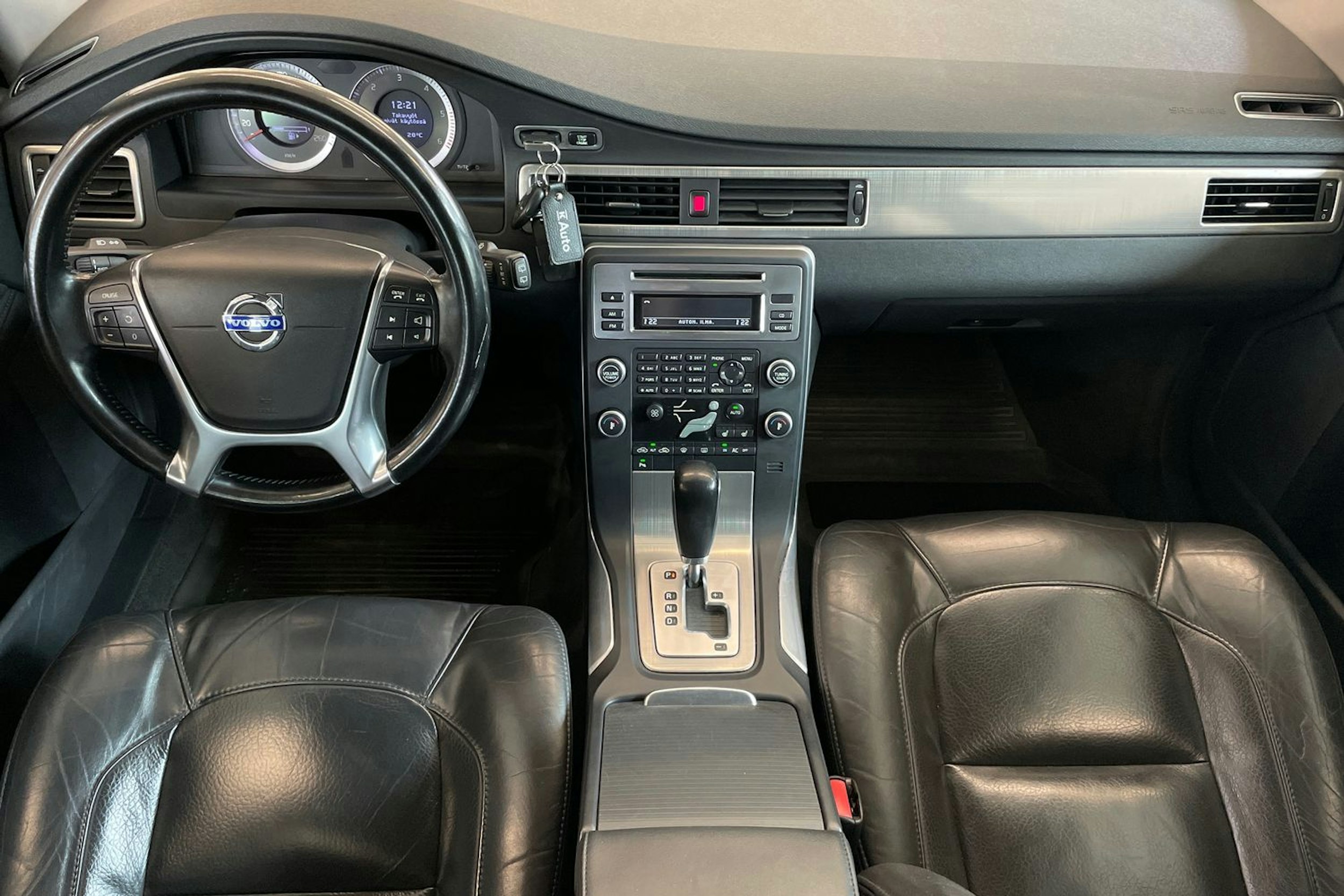 harmaa Volvo V70 2011 kuva 9.