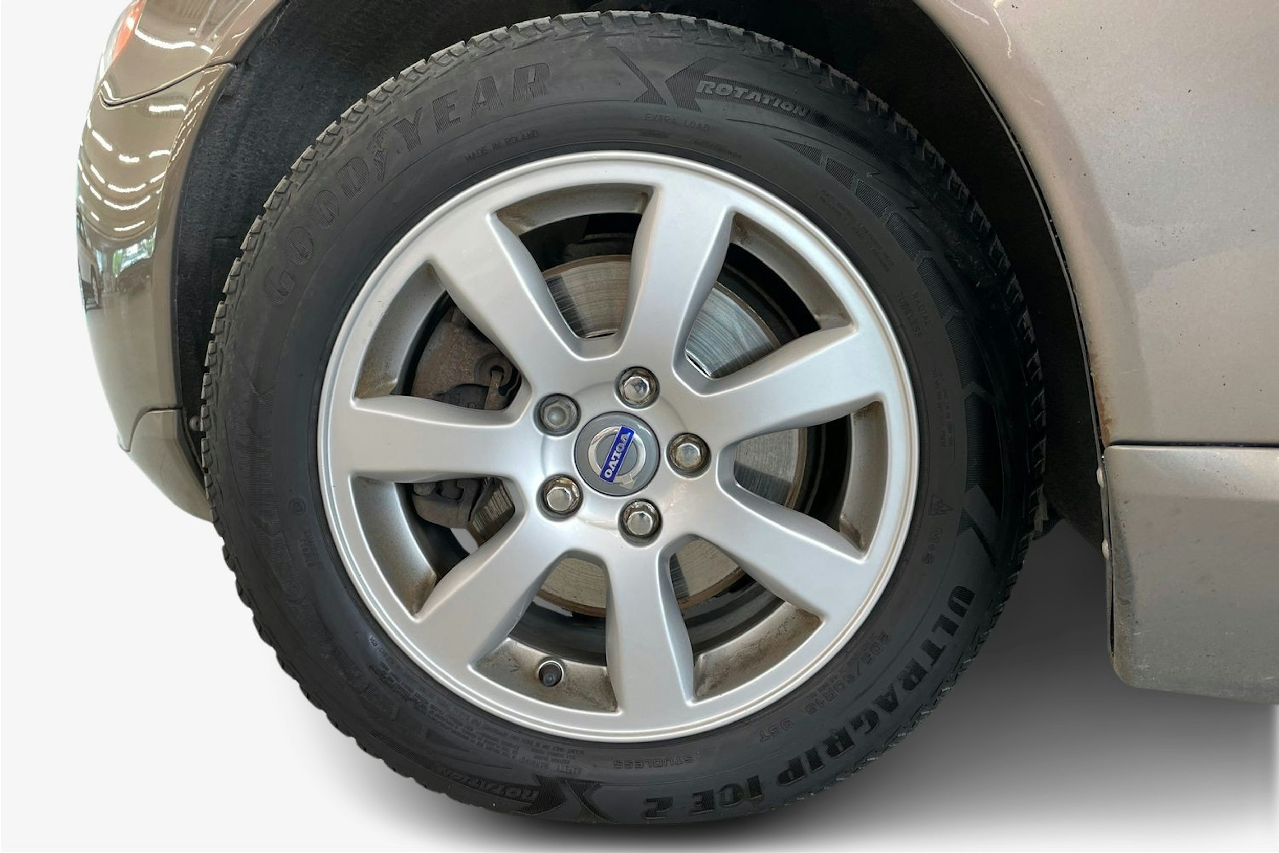 harmaa Volvo V70 2011 kuva 11.