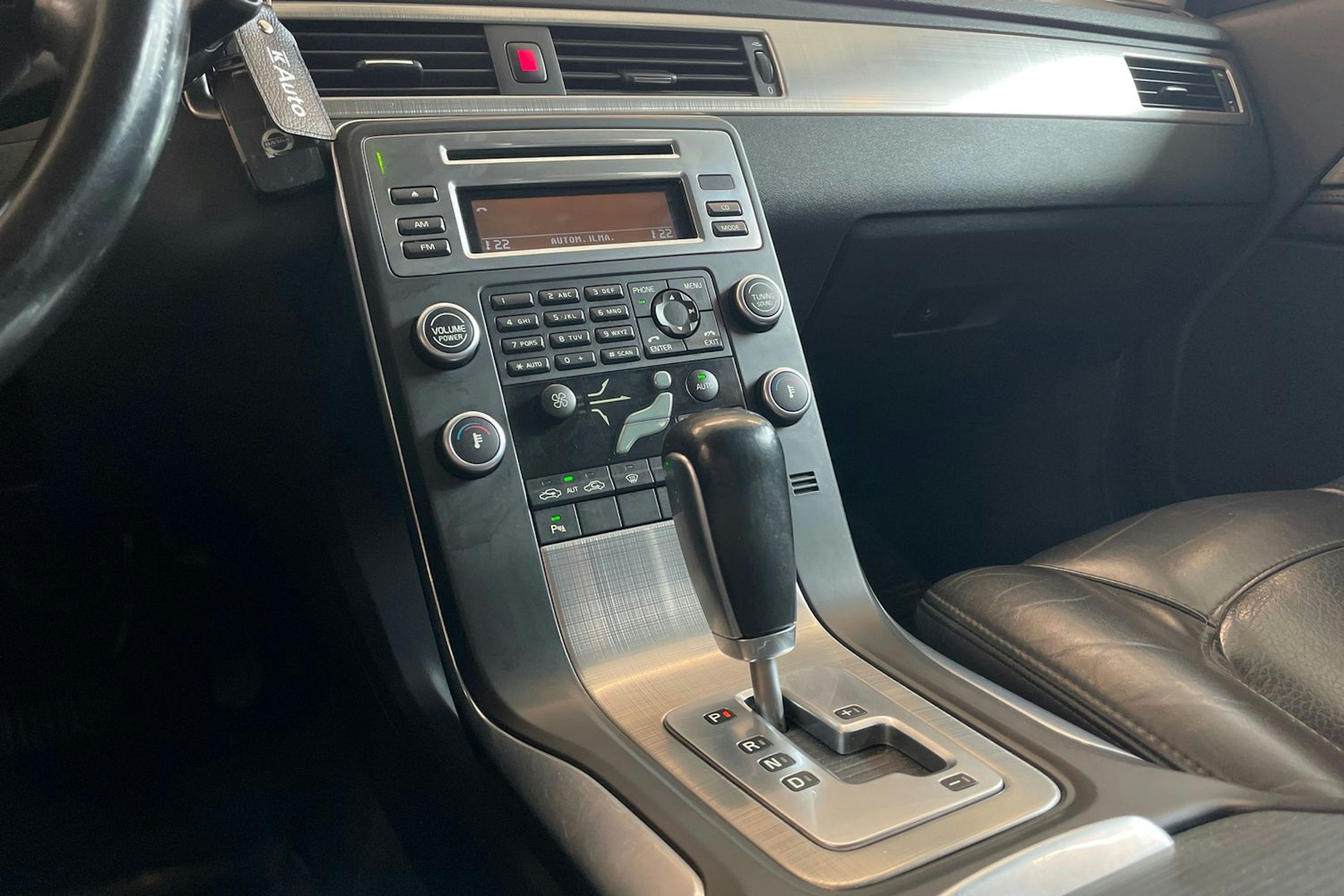 harmaa Volvo V70 2011 kuva 20.