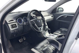 valkoinen Volvo V70 2012 kuva 3.