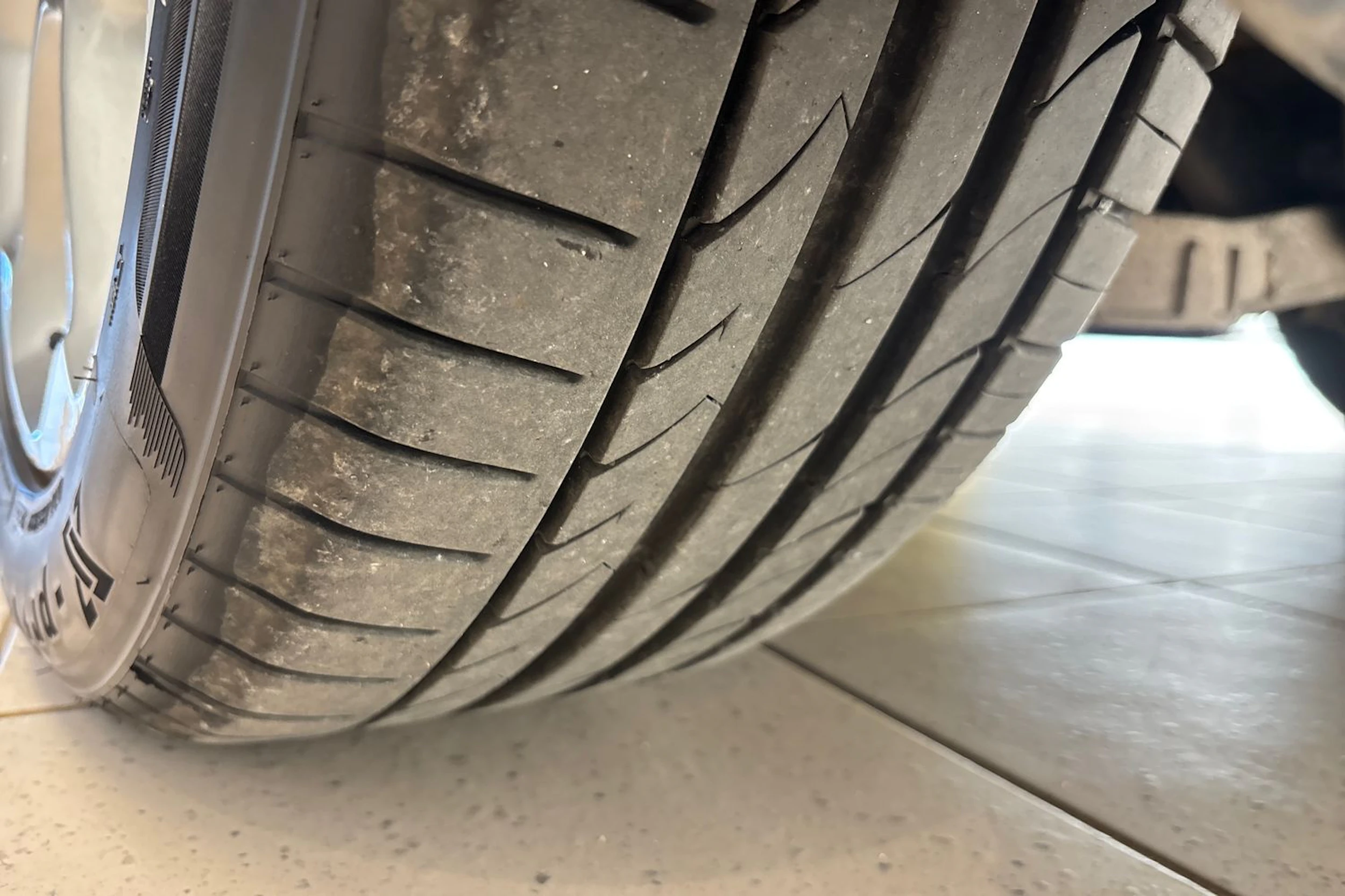 sininen Volvo V70 2011 kuva 13.