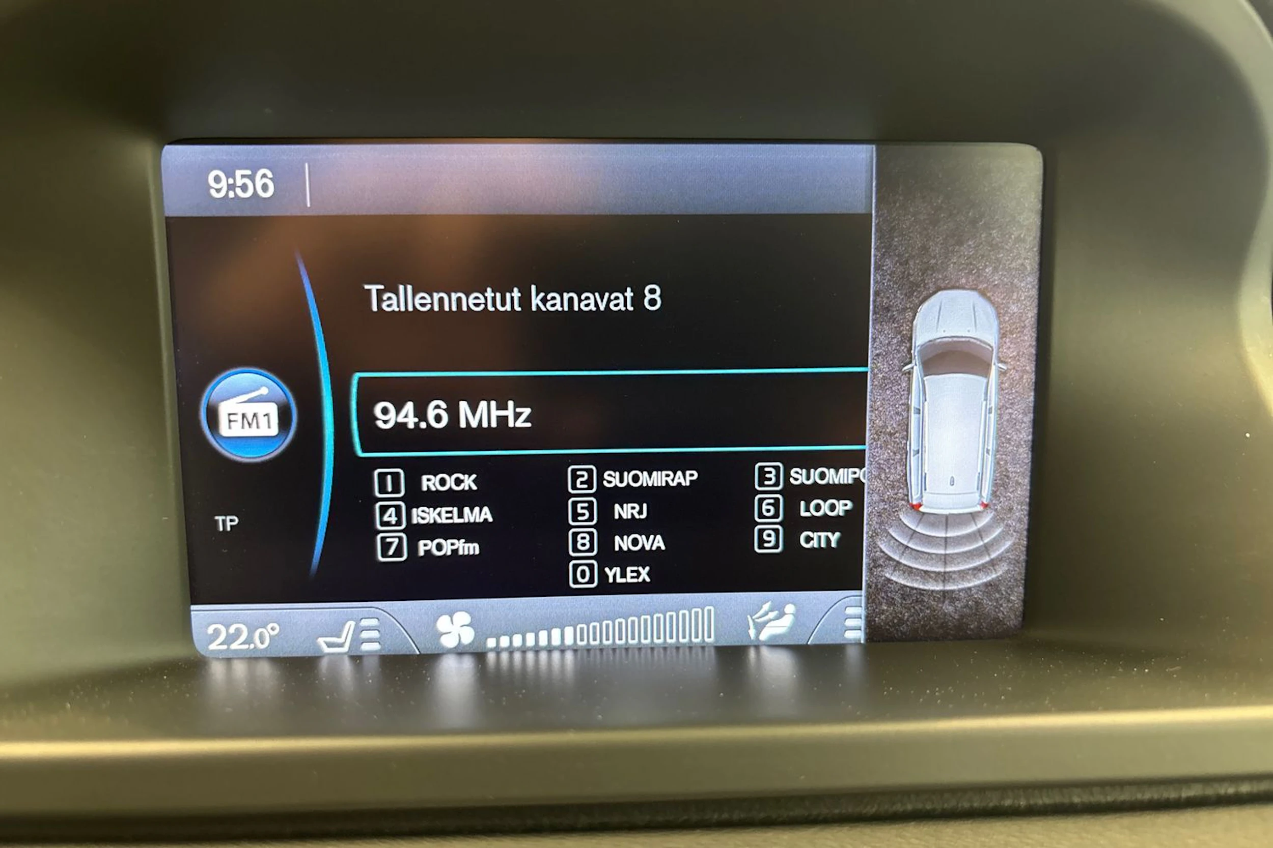 sininen Volvo V70 2011 kuva 22.