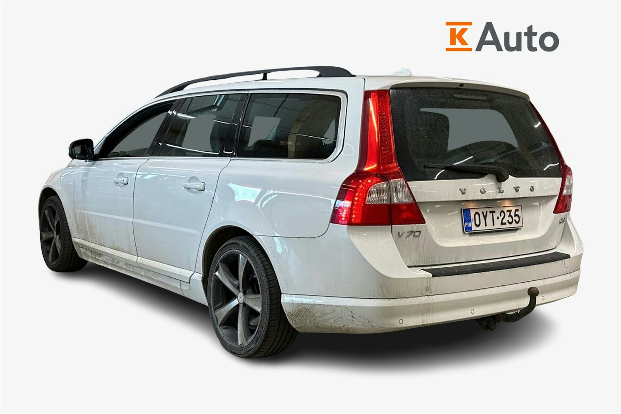 valkoinen Volvo V70 2011 kuva 2.
