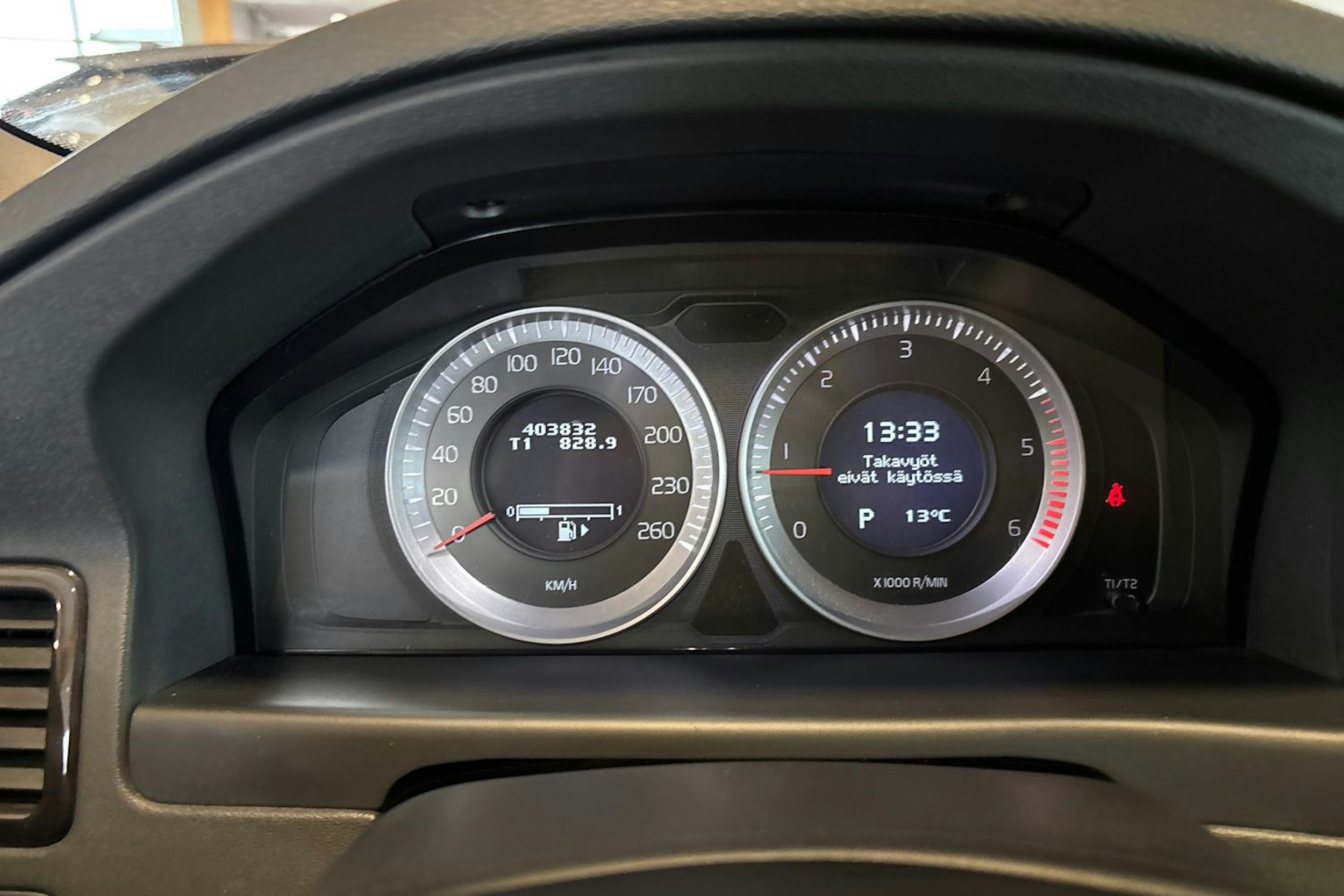 Harmaa Volvo V70 2011 kuva 12.