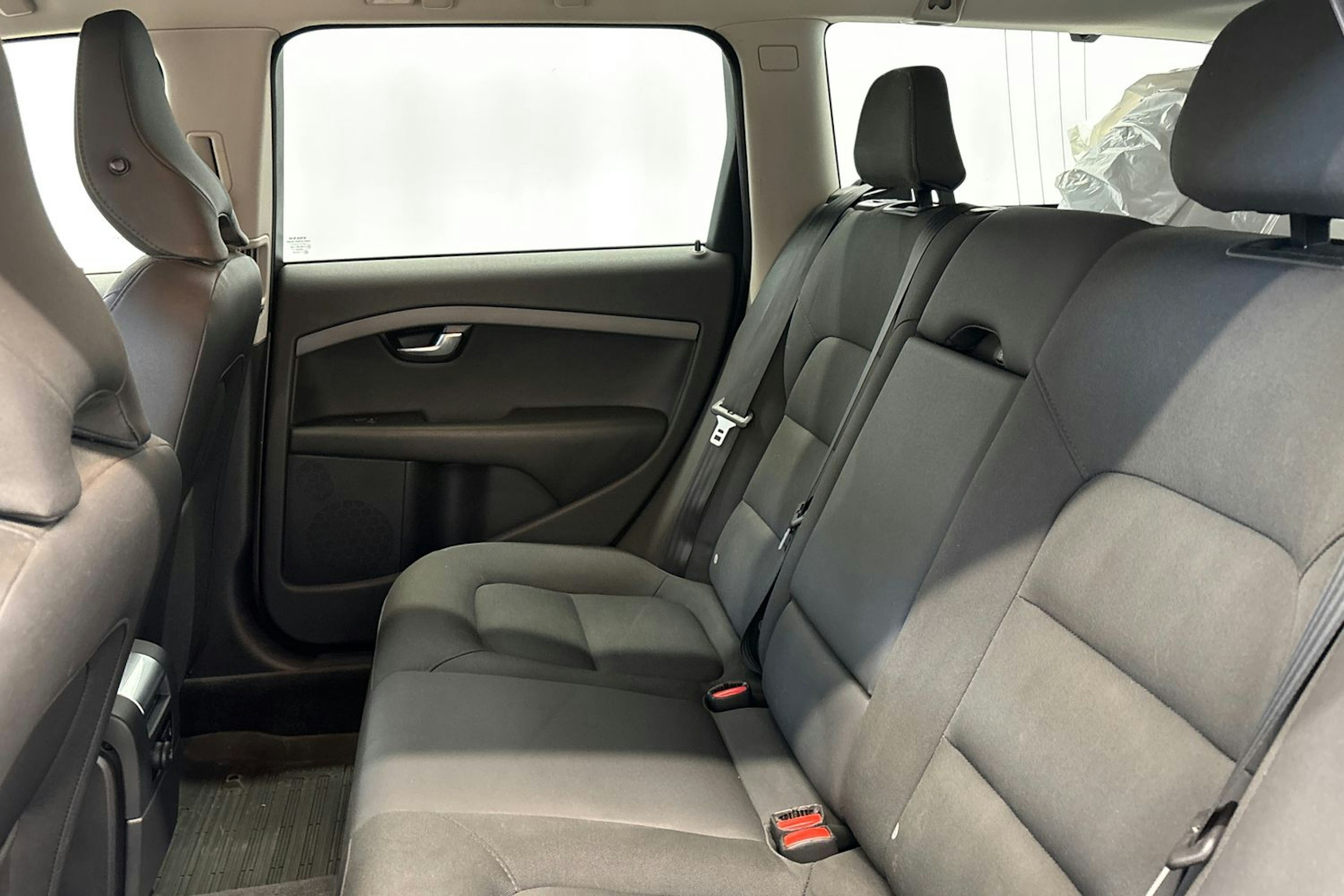 harmaa Volvo V70 2011 kuva 13.