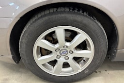 harmaa Volvo V70 2011 kuva 30.
