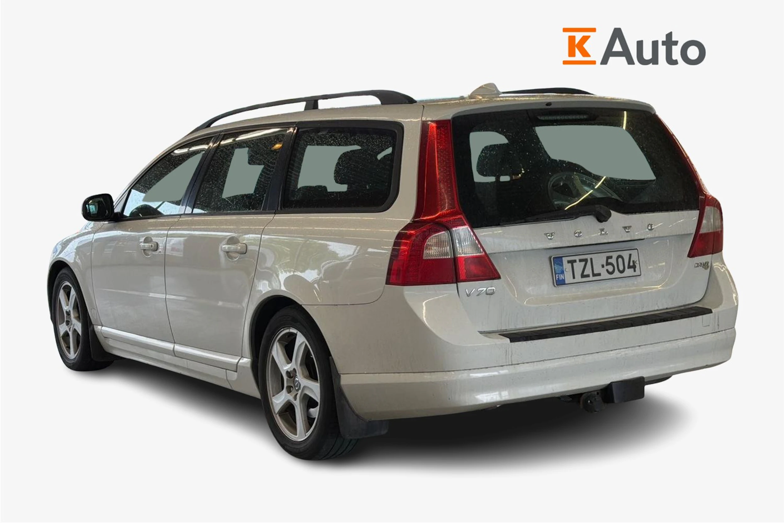 valkoinen Volvo V70 2011 kuva 2.