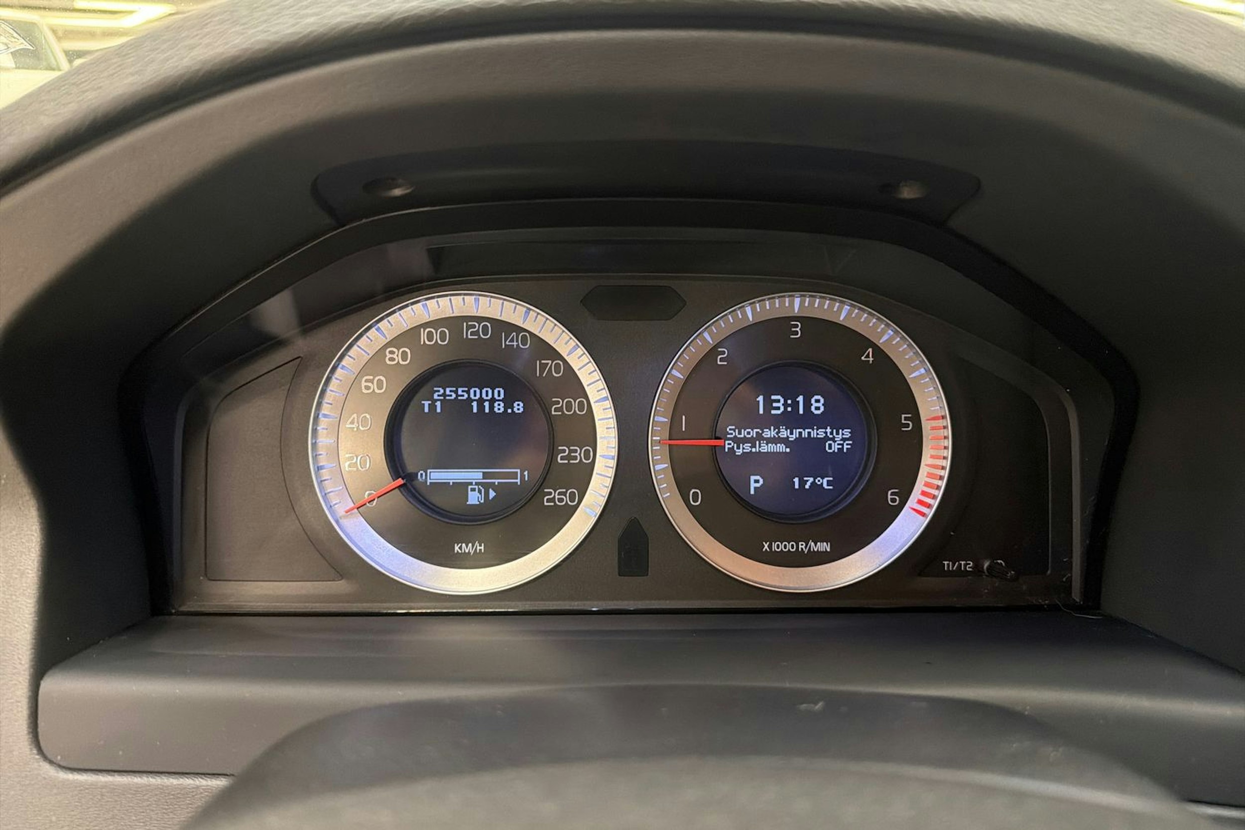 harmaa Volvo V70 2011 kuva 11.