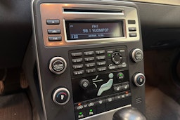 harmaa Volvo V70 2011 kuva 12.