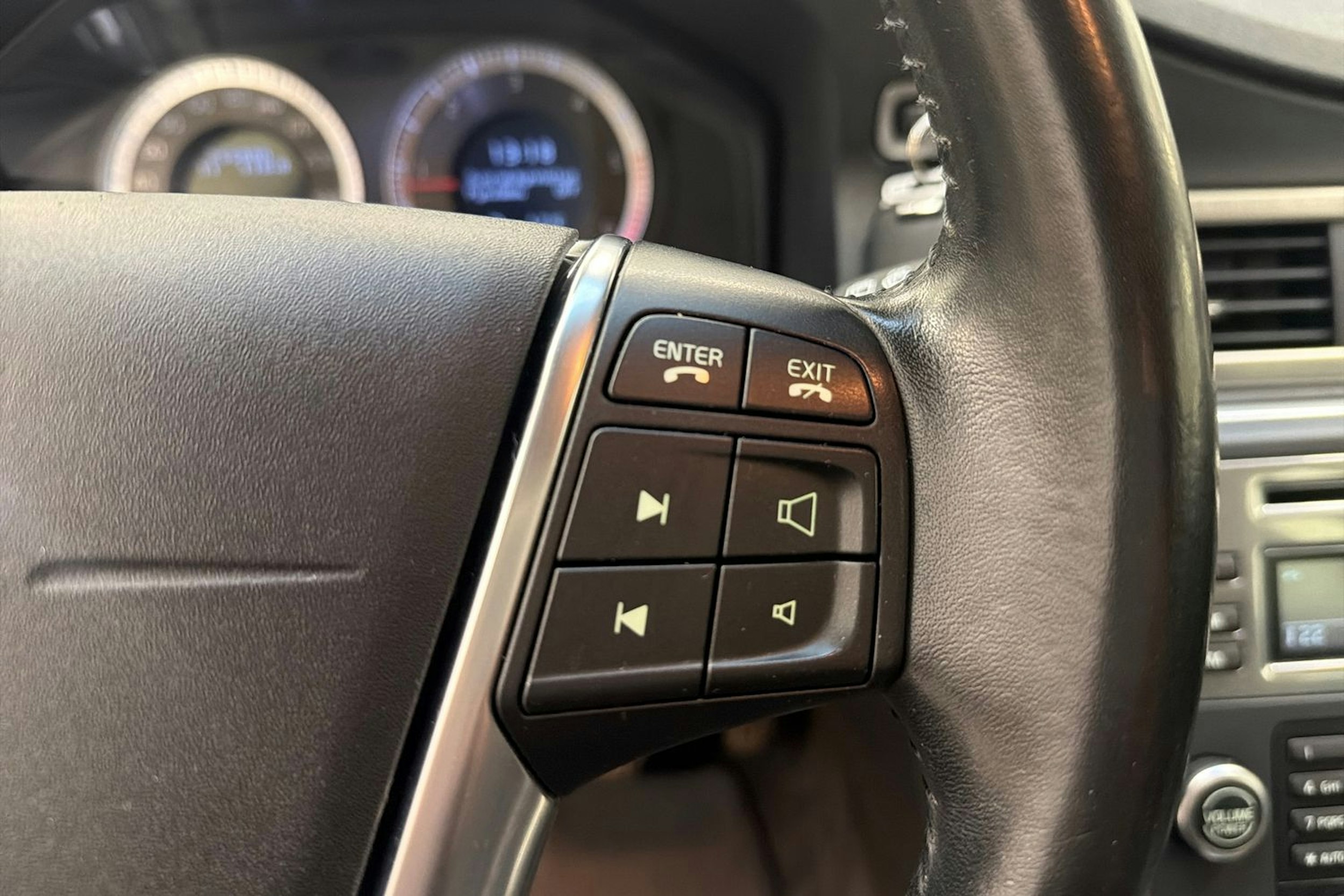 harmaa Volvo V70 2011 kuva 14.