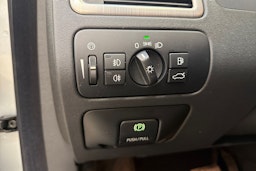 harmaa Volvo V70 2011 kuva 16.