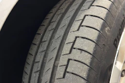 Harmaa Volvo V70 2011 kuva 10.