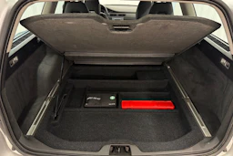 Harmaa Volvo V70 2011 kuva 15.