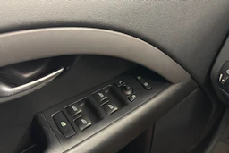 Harmaa Volvo V70 2011 kuva 16.