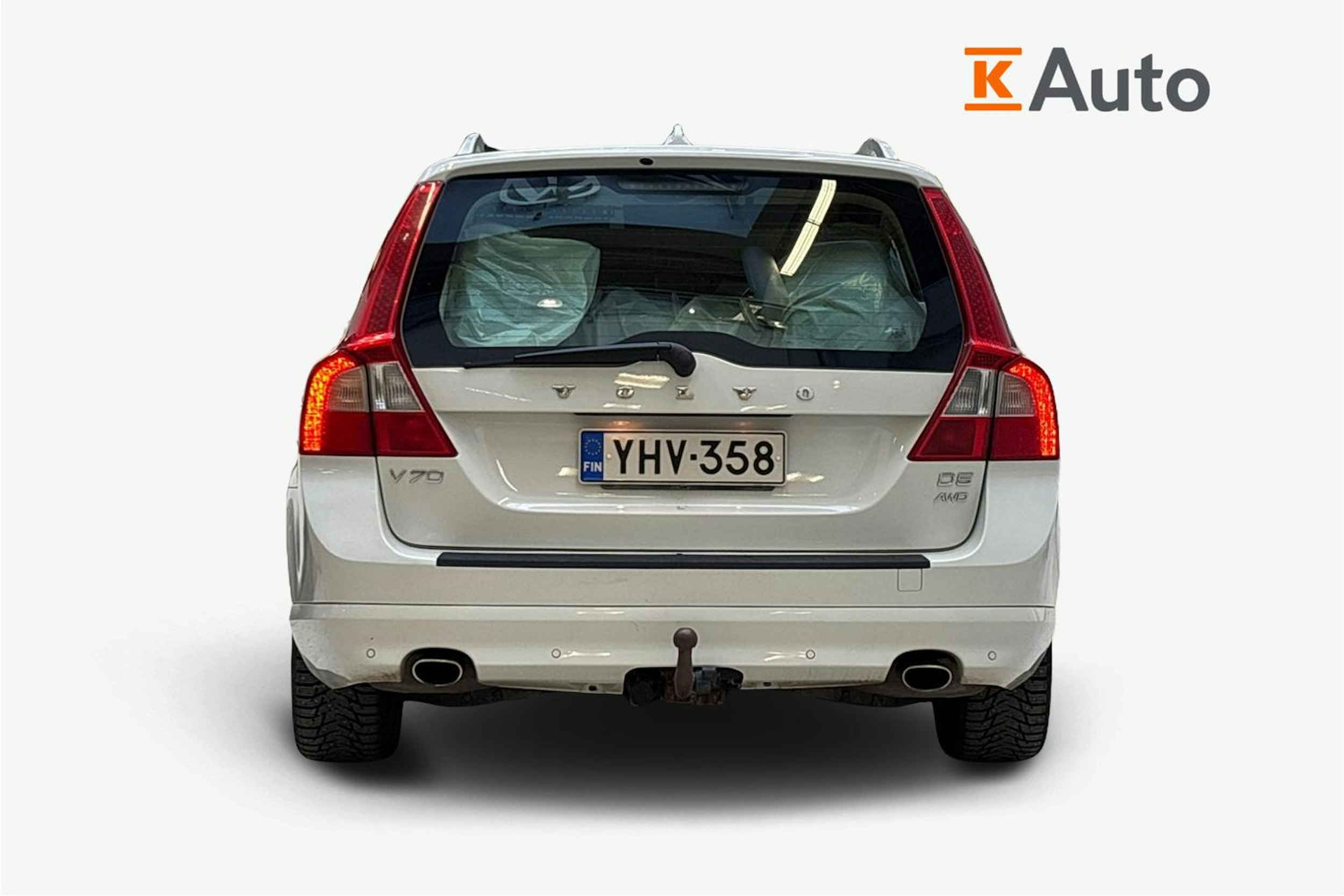 valkoinen Volvo V70 2012 kuva 3.