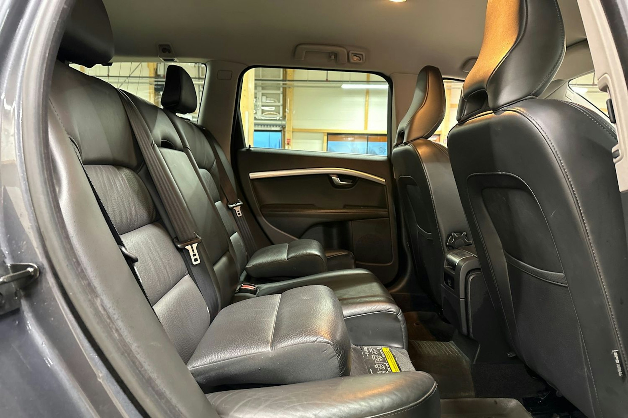 harmaa Volvo V70 2012 kuva 14.