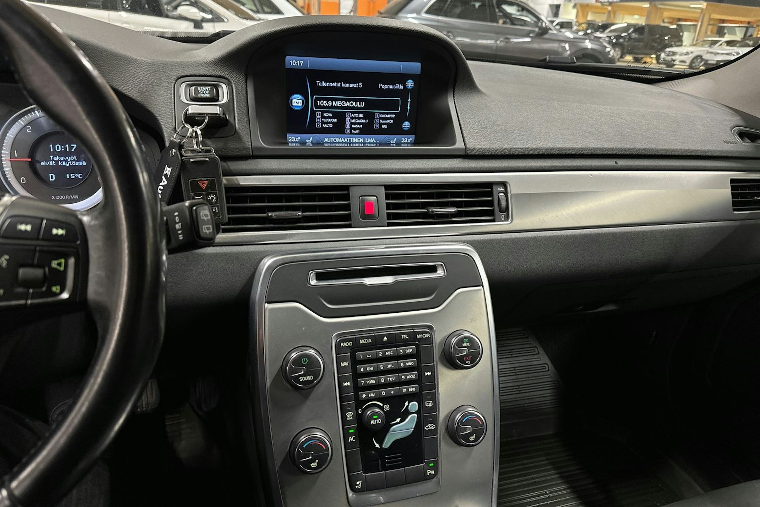 harmaa Volvo V70 2012 kuva 20.