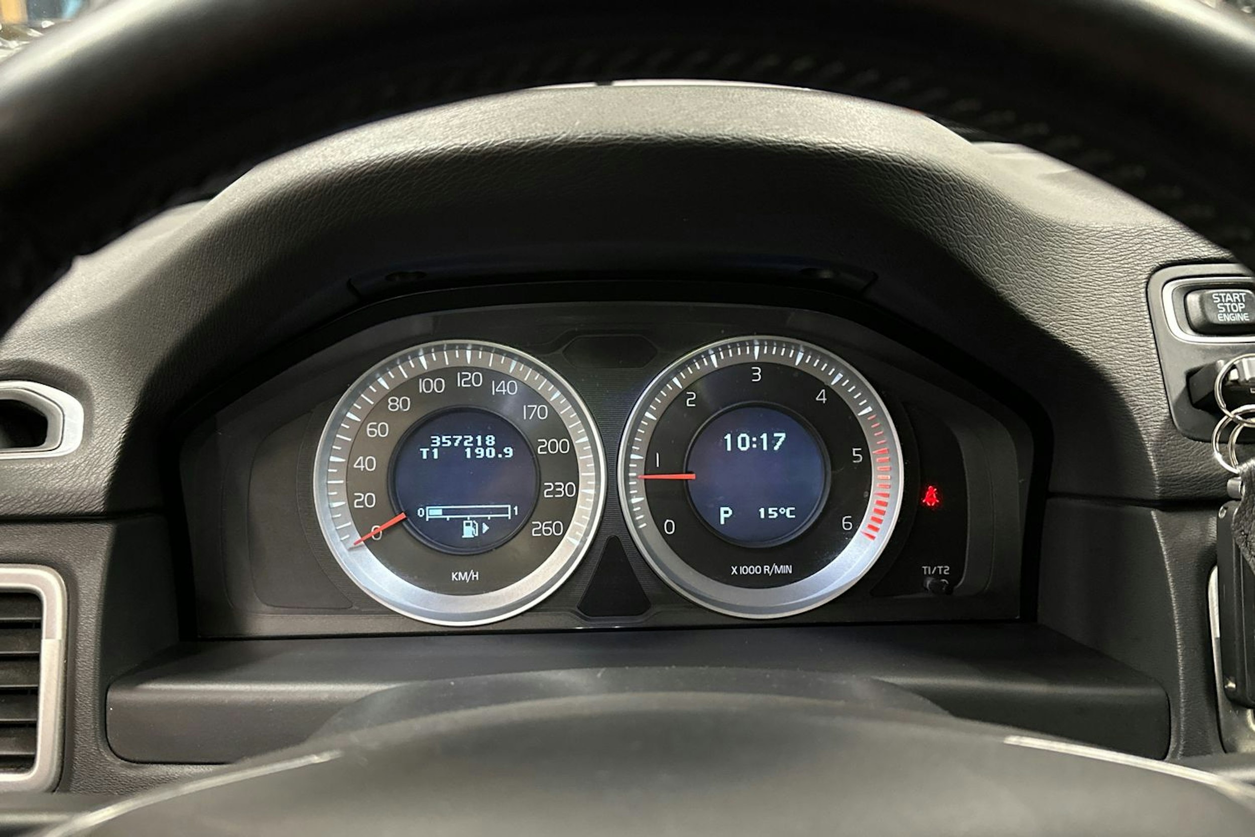 harmaa Volvo V70 2012 kuva 22.