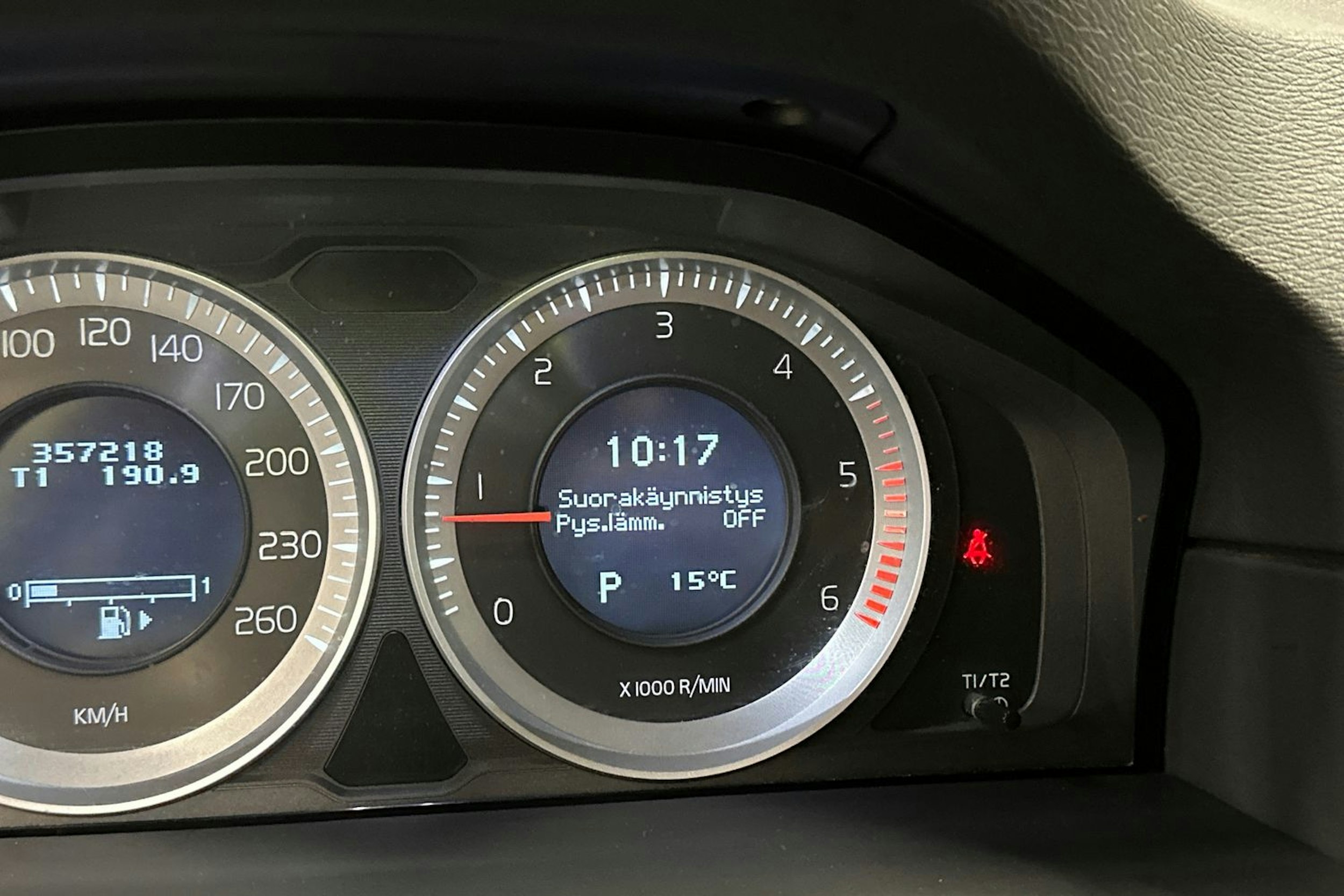 harmaa Volvo V70 2012 kuva 23.