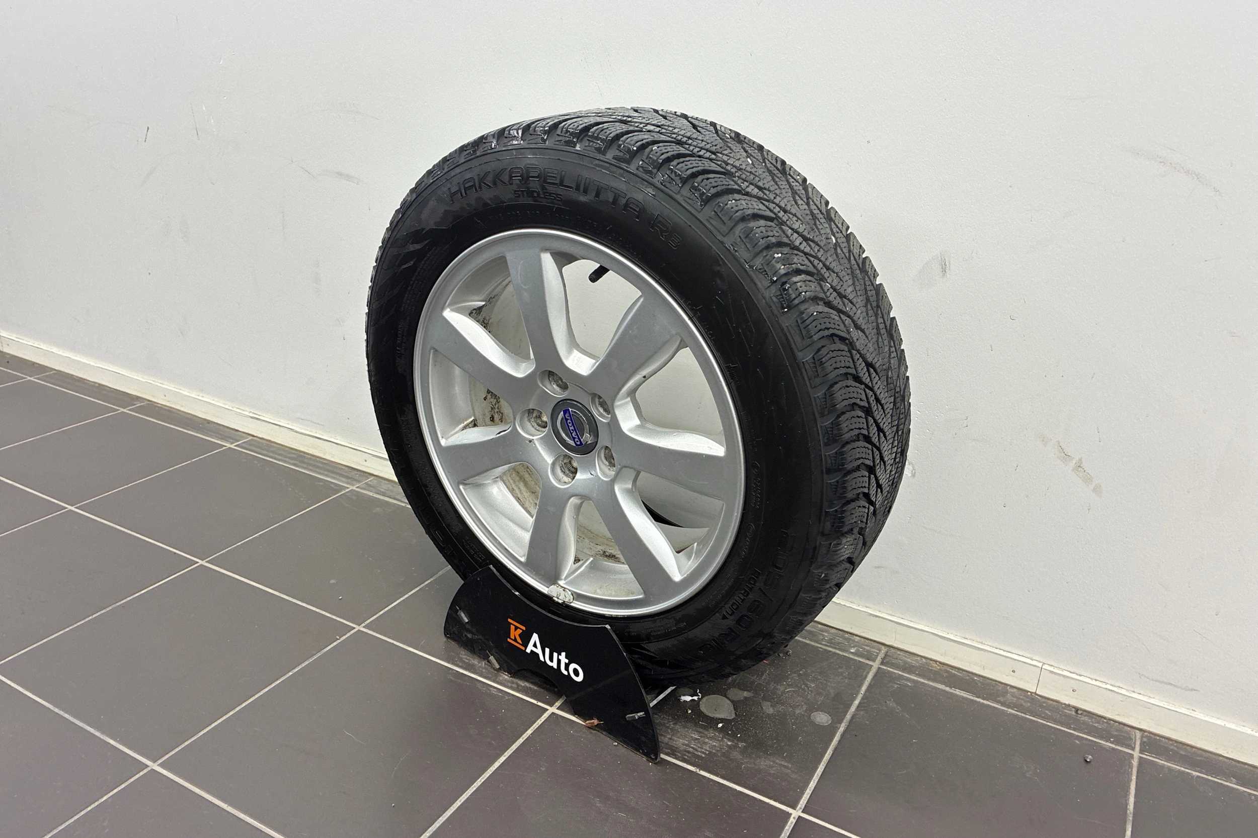 musta Volvo V70 2012 kuva 13.