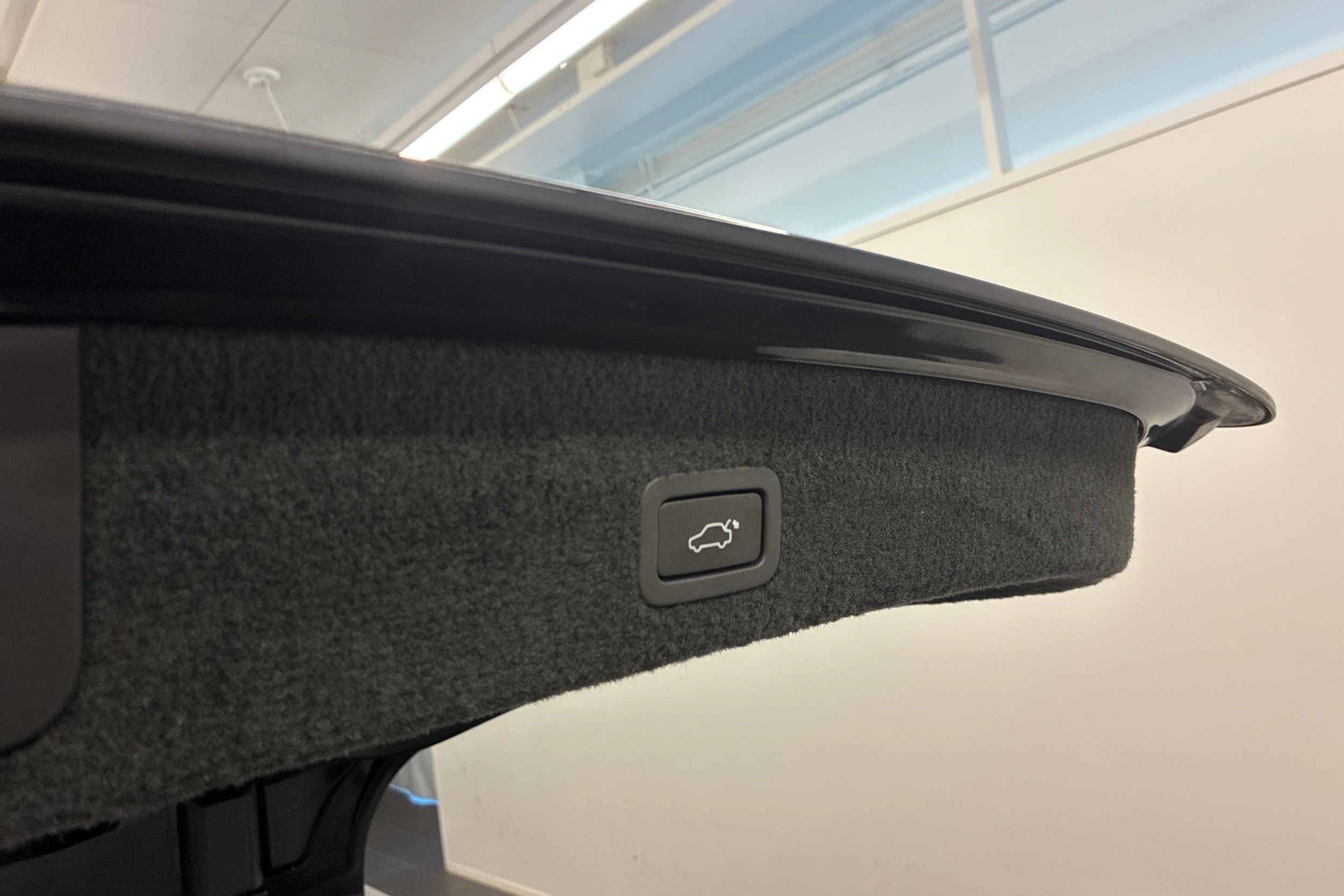 musta Volvo V70 2012 kuva 18.