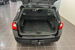 musta Volvo V70 2012 kuva 19.