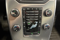 musta Volvo V70 2012 kuva 26.