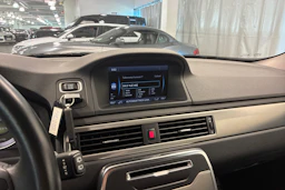 musta Volvo V70 2012 kuva 28.