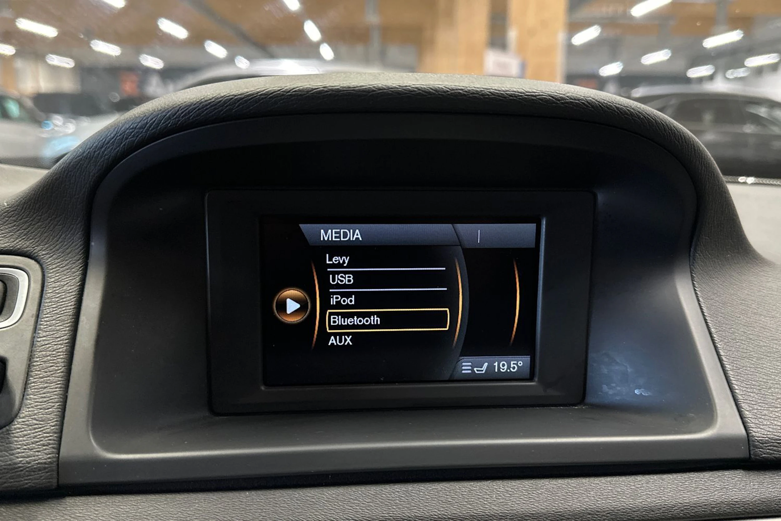 Volvo V70 2012 kuva 13.