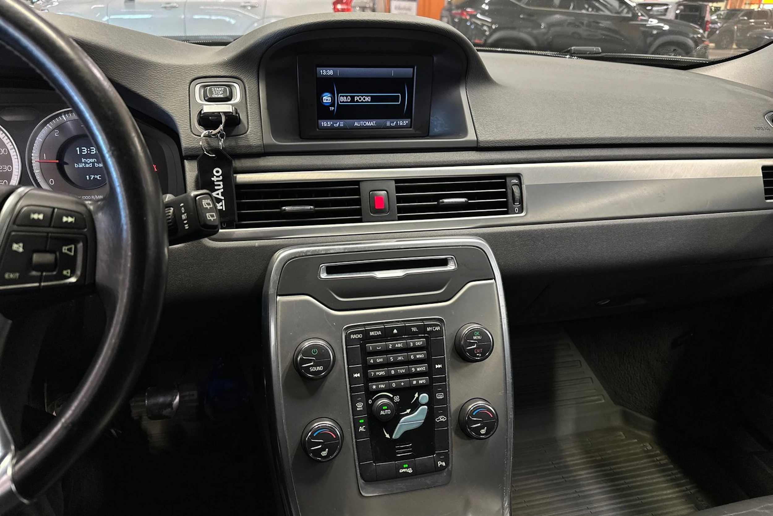 Volvo V70 2012 kuva 14.