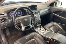 sininen Volvo V70 2012 kuva 6.
