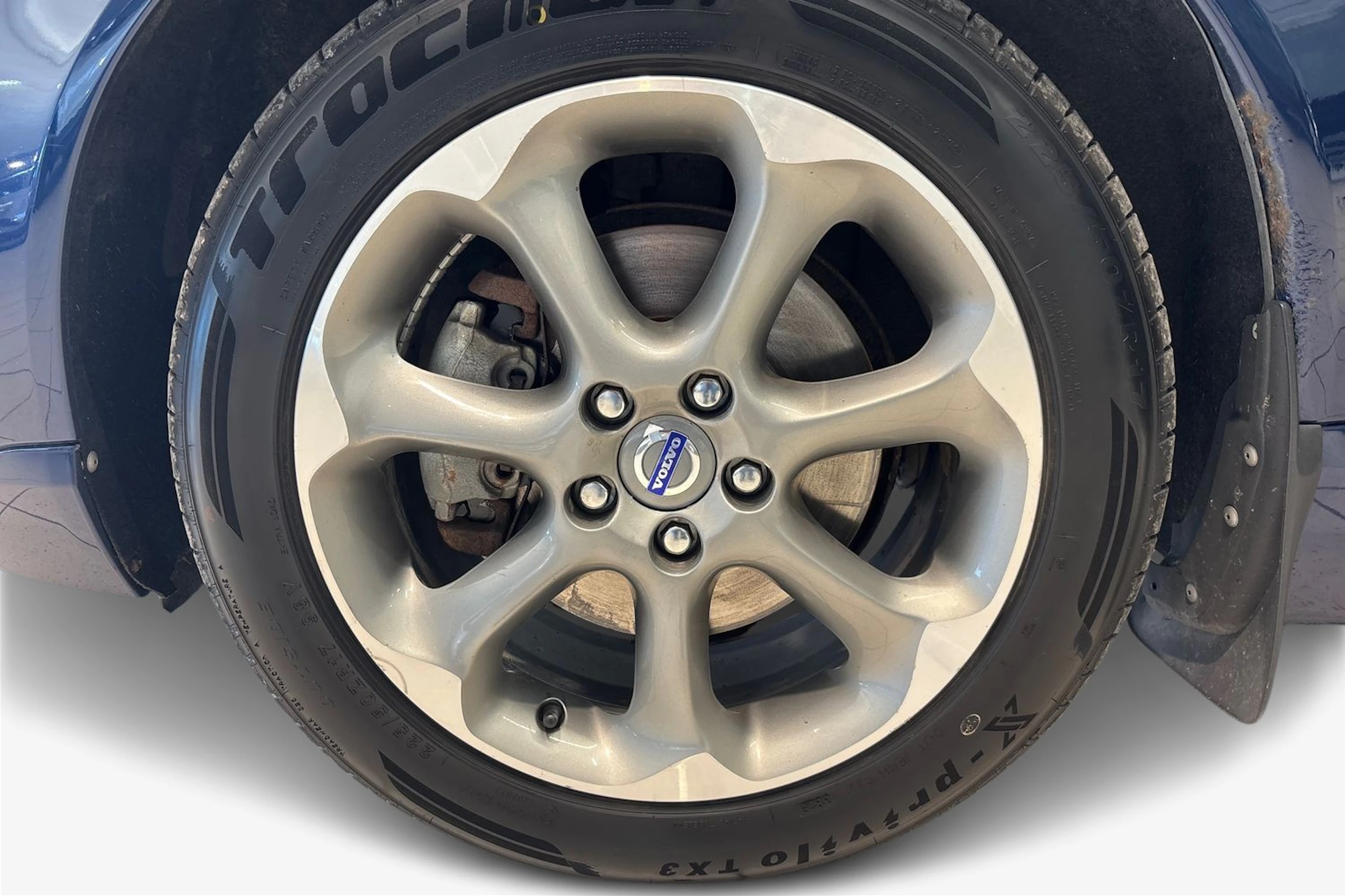sininen Volvo V70 2012 kuva 9.