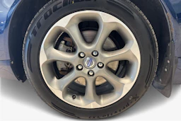 sininen Volvo V70 2012 kuva 9.