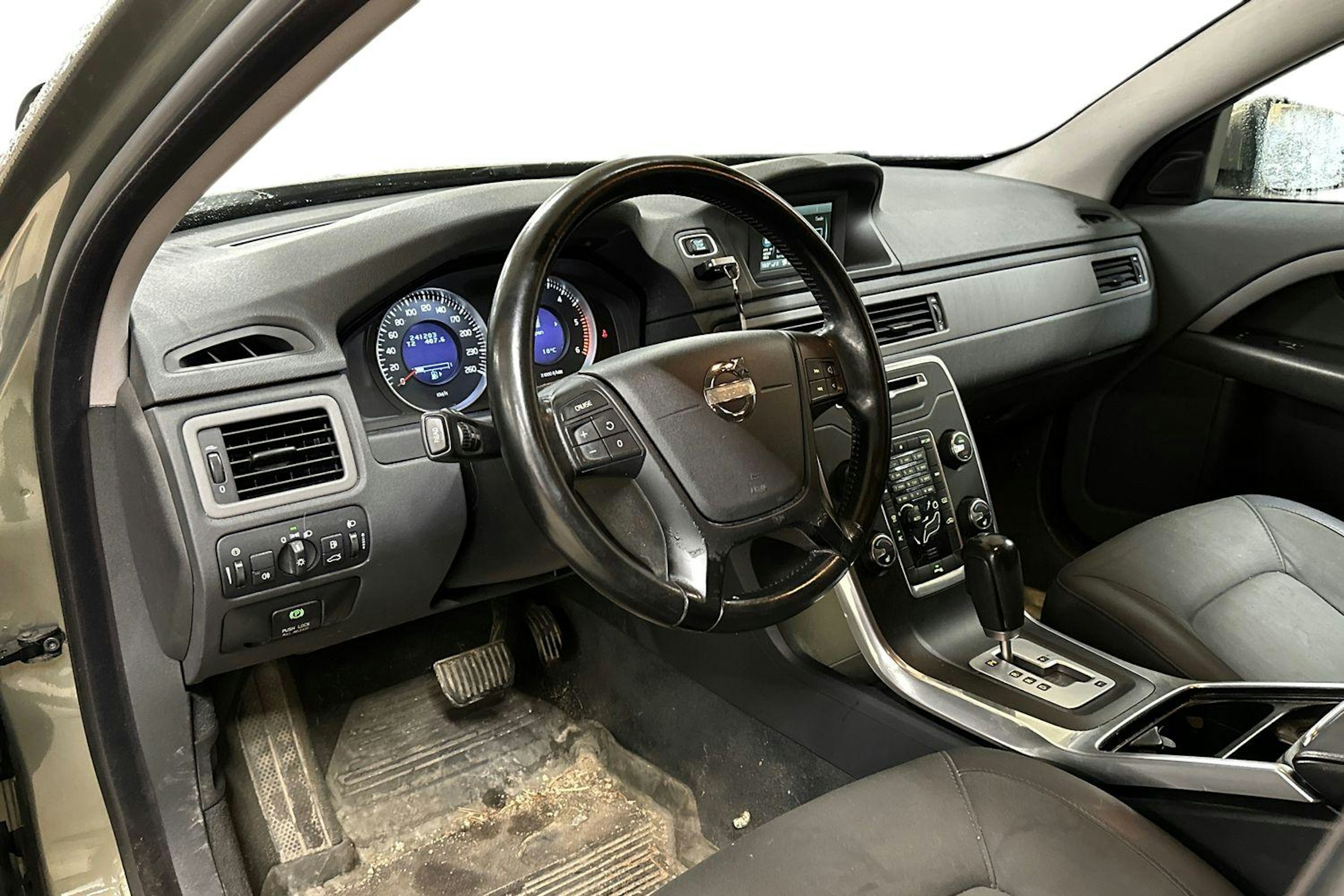 vihreä Volvo V70 2012 kuva 3.