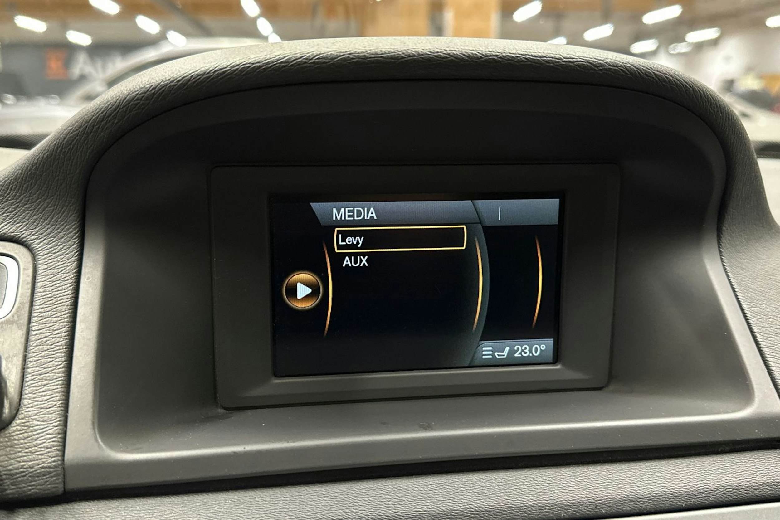 vihreä Volvo V70 2012 kuva 13.