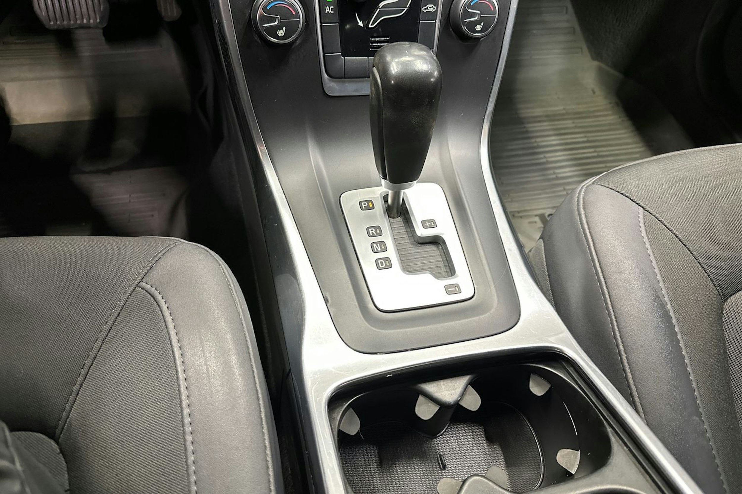 vihreä Volvo V70 2012 kuva 15.