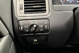 vihreä Volvo V70 2012 kuva 20.