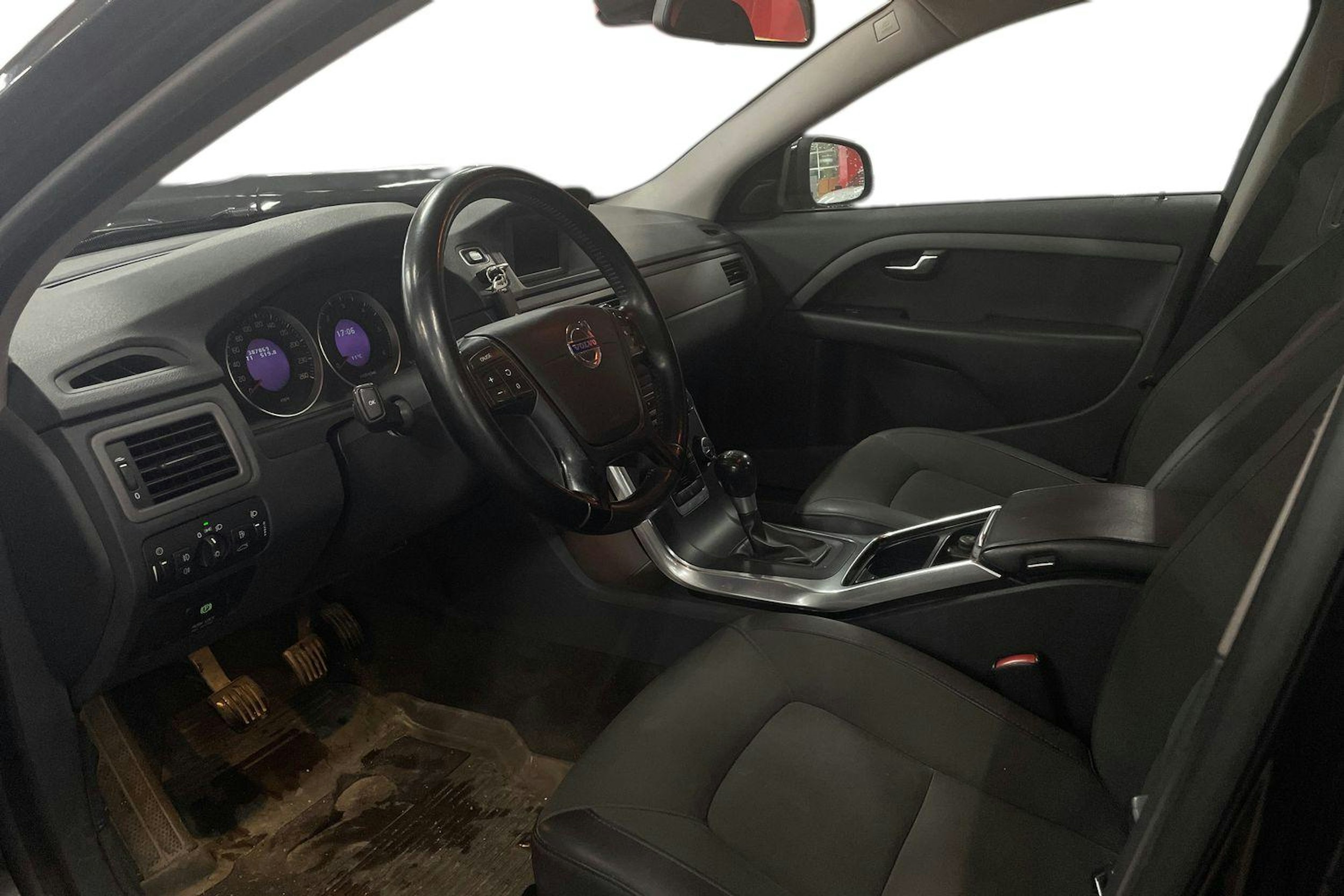 Musta Volvo V70 2012 kuva 3.