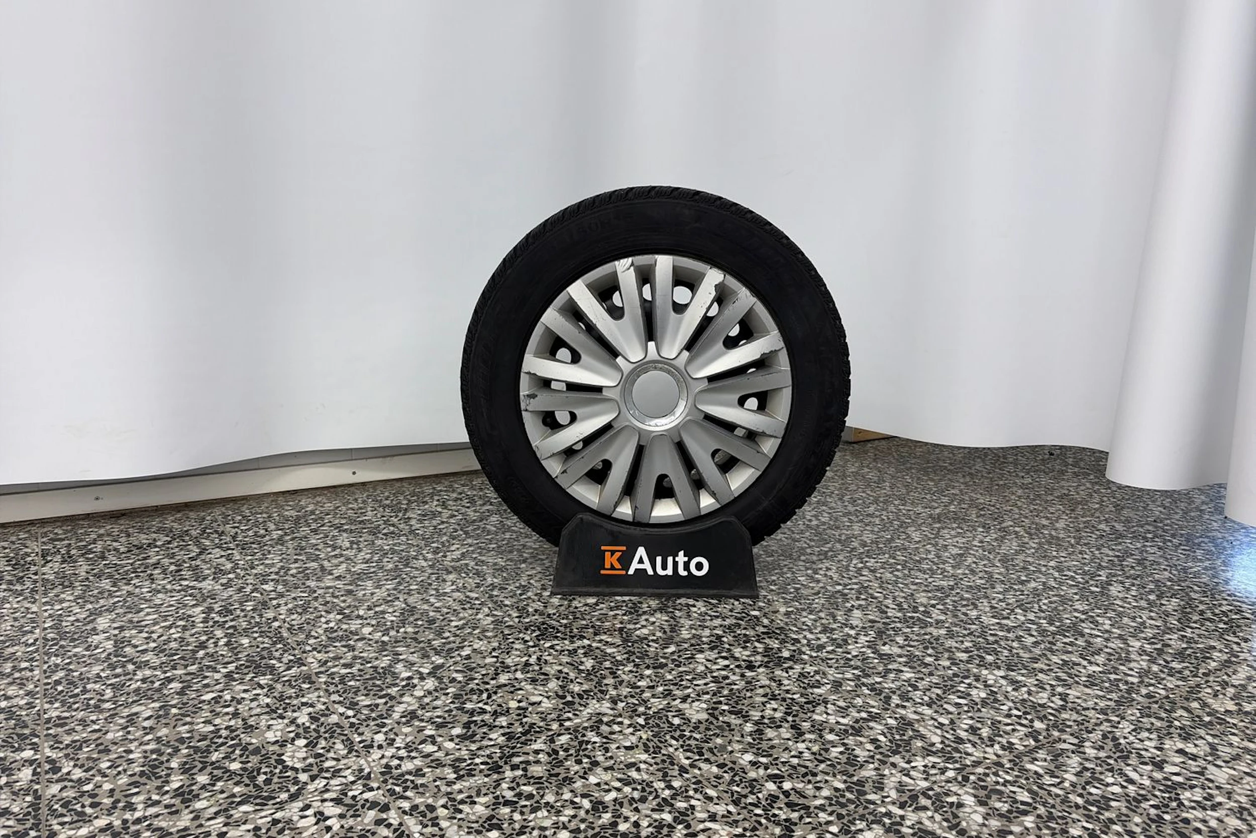 musta Volvo V70 2012 kuva 13.