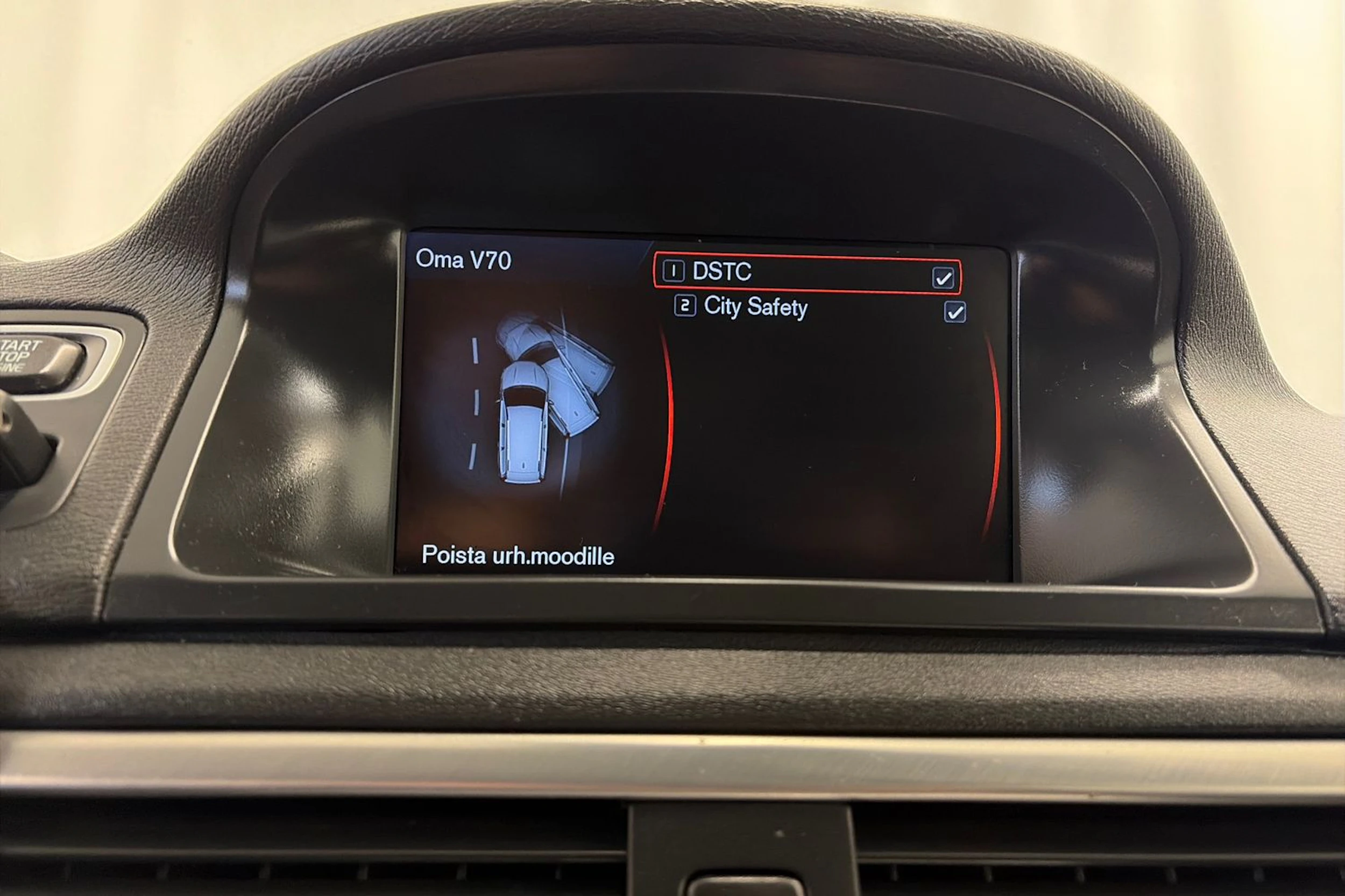 musta Volvo V70 2012 kuva 21.
