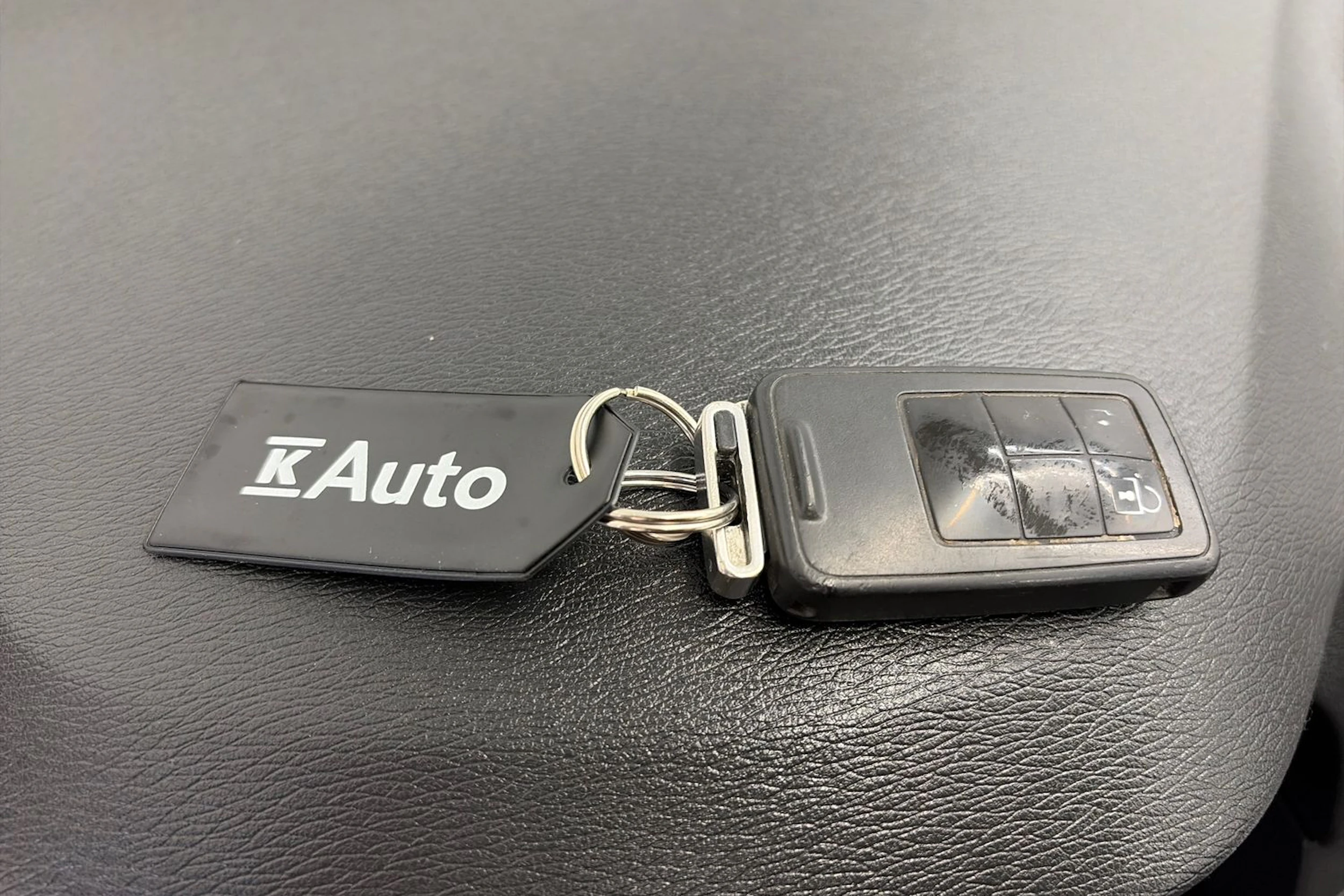 musta Volvo V70 2012 kuva 27.