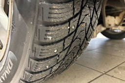 Ruskea (beige) Volvo V70 2012 kuva 13.