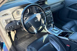 Sininen Volvo V70 2012 kuva 3.