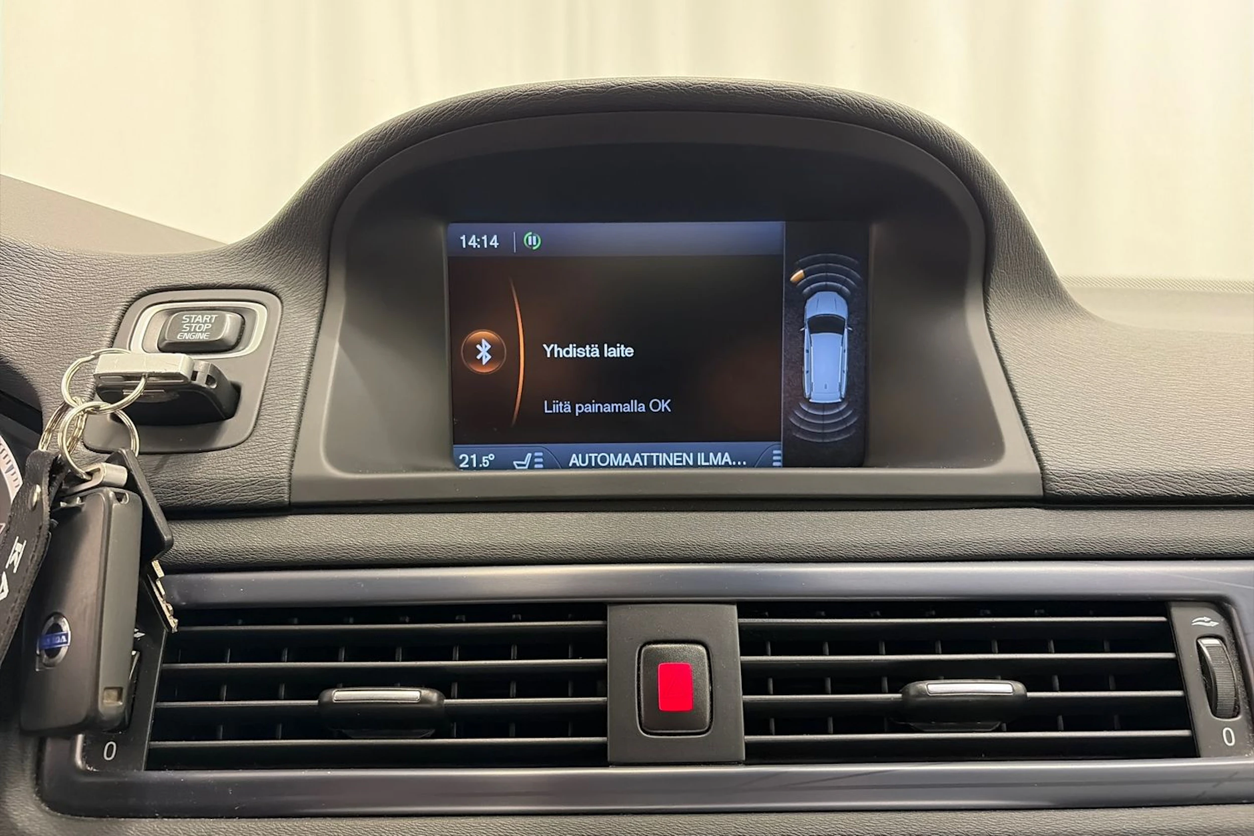 Sininen Volvo V70 2012 kuva 17.