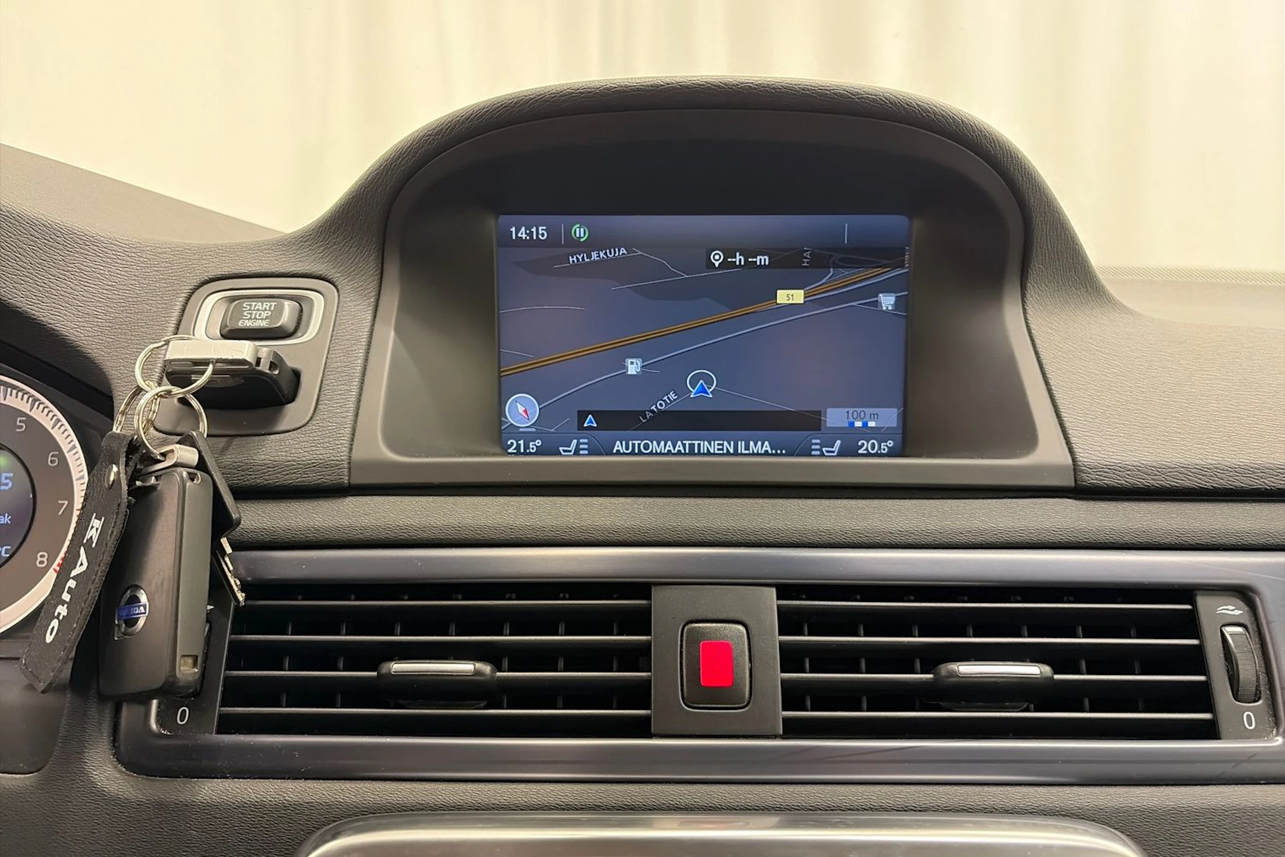Sininen Volvo V70 2012 kuva 20.