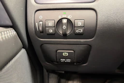 Sininen Volvo V70 2012 kuva 23.