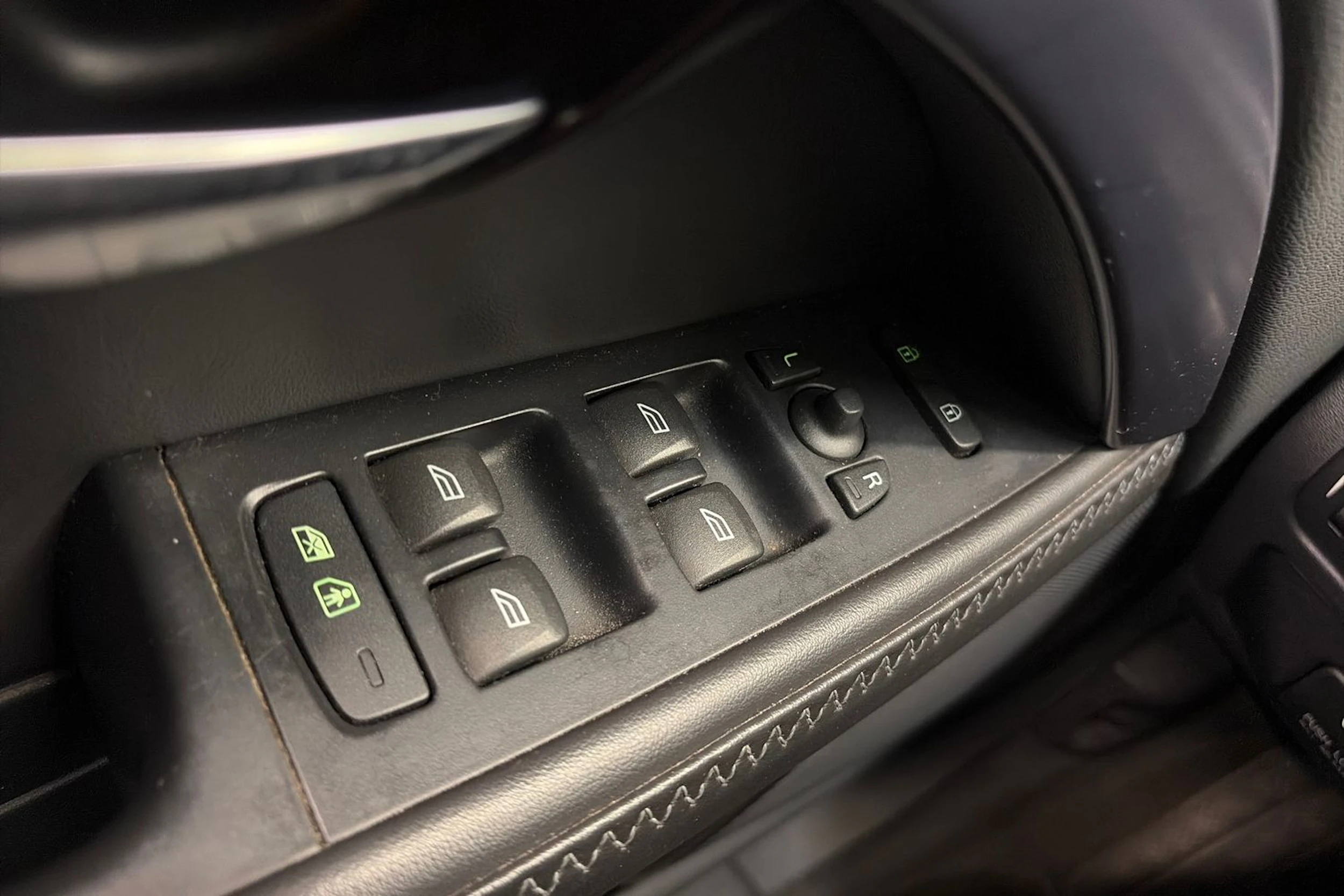 Sininen Volvo V70 2012 kuva 24.